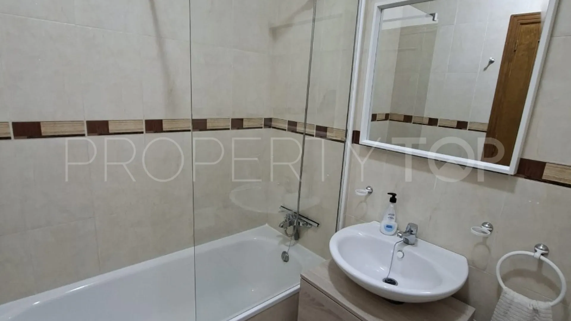 Se vende apartamento en Los Balcones con 2 dormitorios