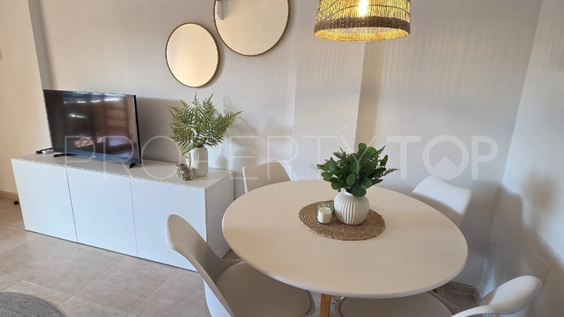 Se vende apartamento en Los Balcones con 2 dormitorios