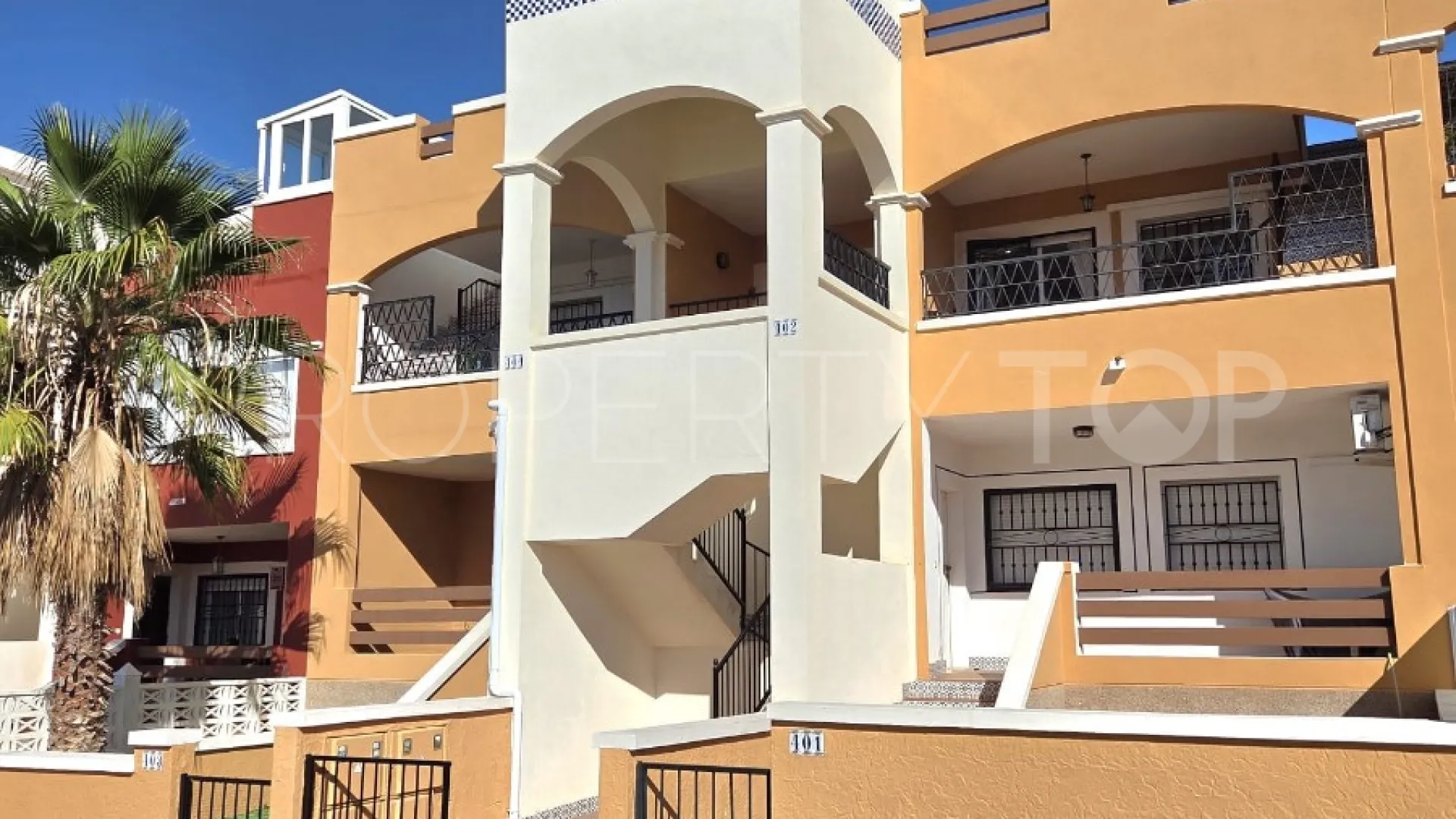 Se vende apartamento en Los Balcones con 2 dormitorios