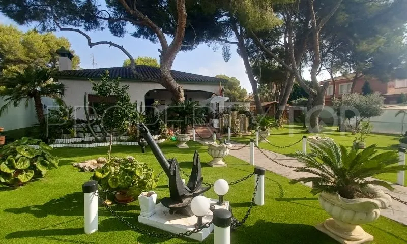 For sale villa in Villamartin with 3 bedrooms