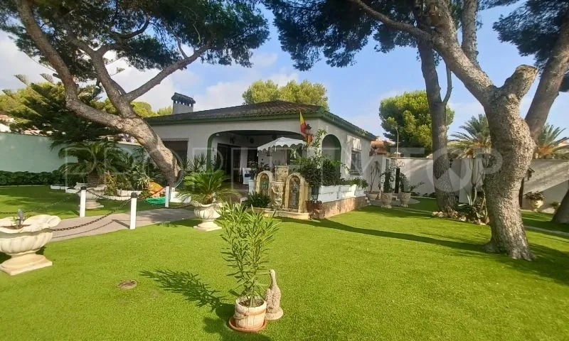 For sale villa in Villamartin with 3 bedrooms