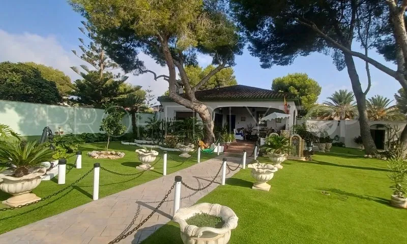 For sale villa in Villamartin with 3 bedrooms
