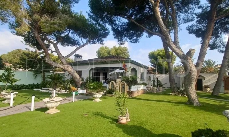 For sale villa in Villamartin with 3 bedrooms