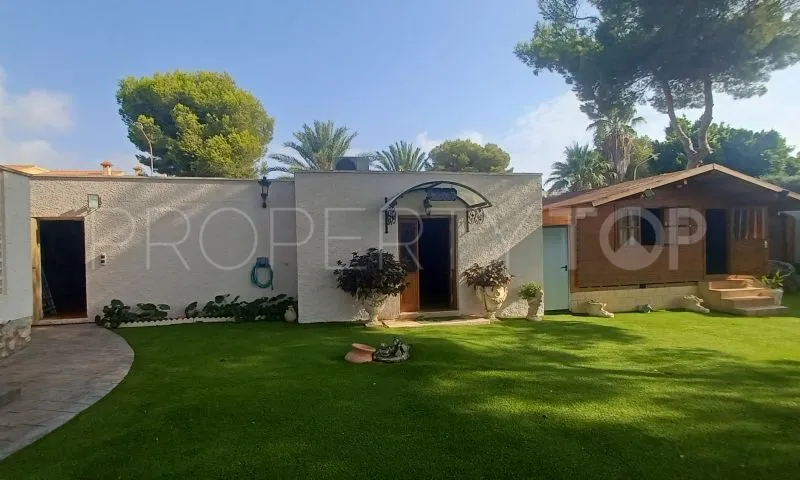 For sale villa in Villamartin with 3 bedrooms