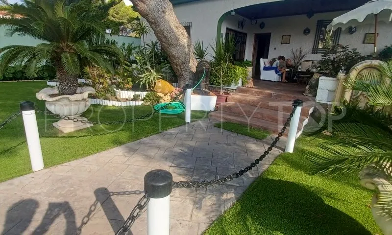 For sale villa in Villamartin with 3 bedrooms