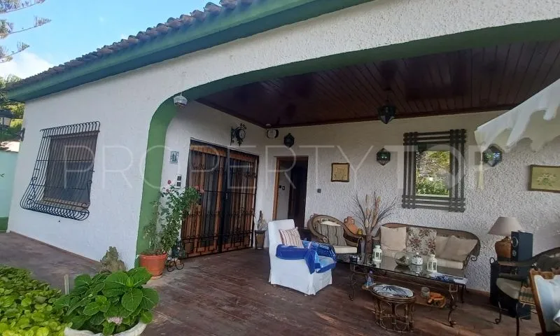 For sale villa in Villamartin with 3 bedrooms
