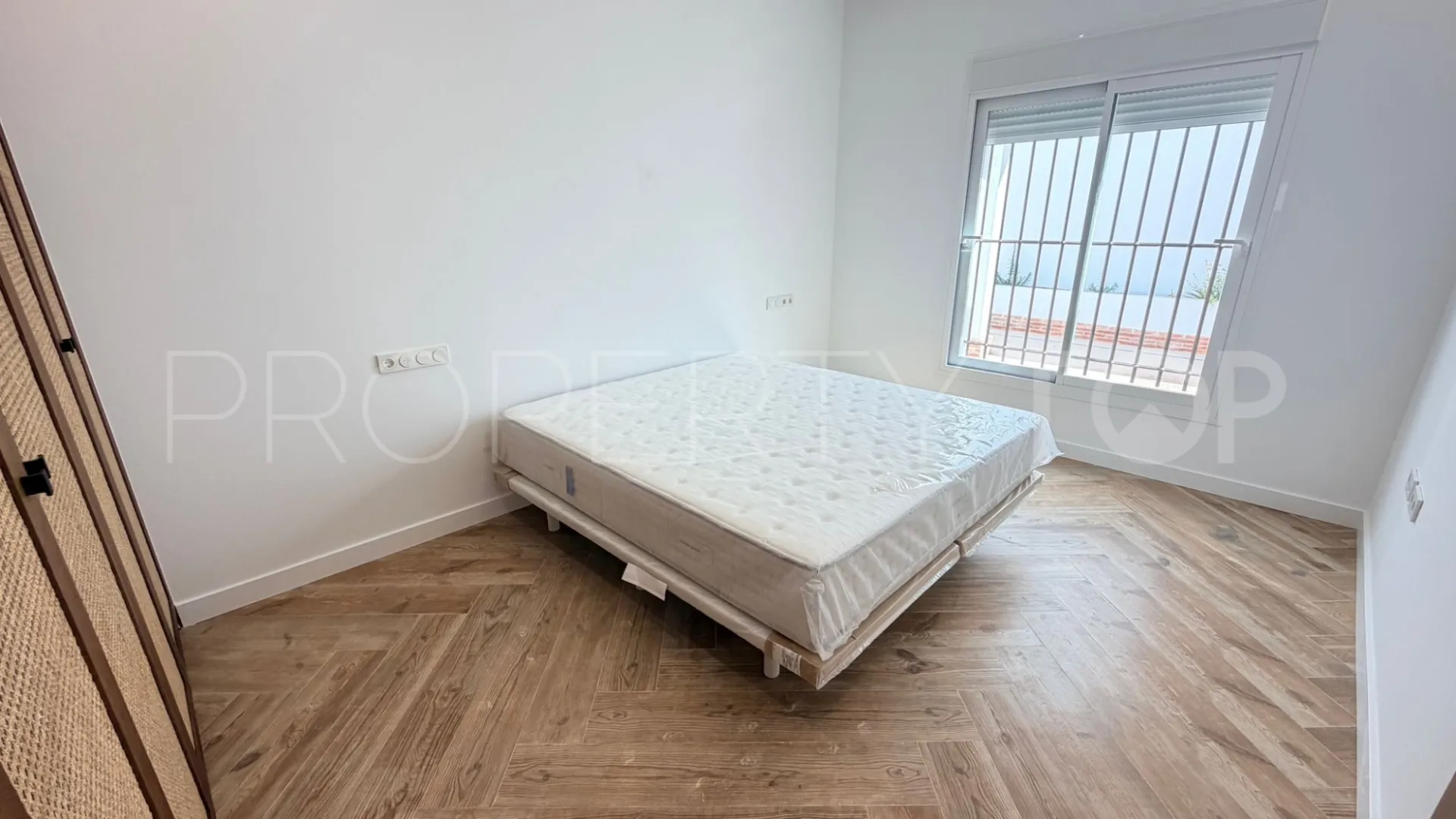 Buy town house with 3 bedrooms in Catral