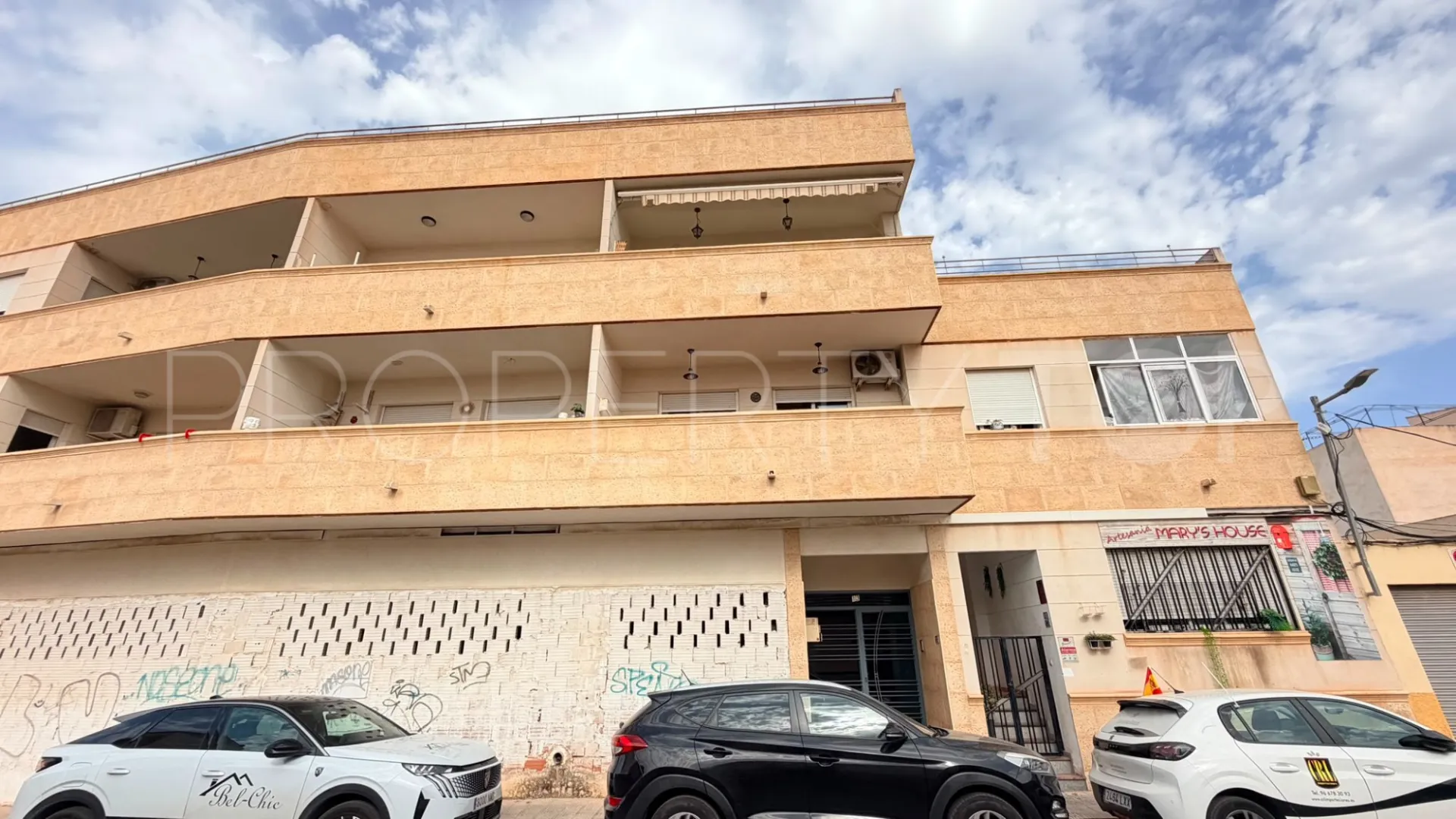 Buy apartment with 2 bedrooms in Los Montesinos