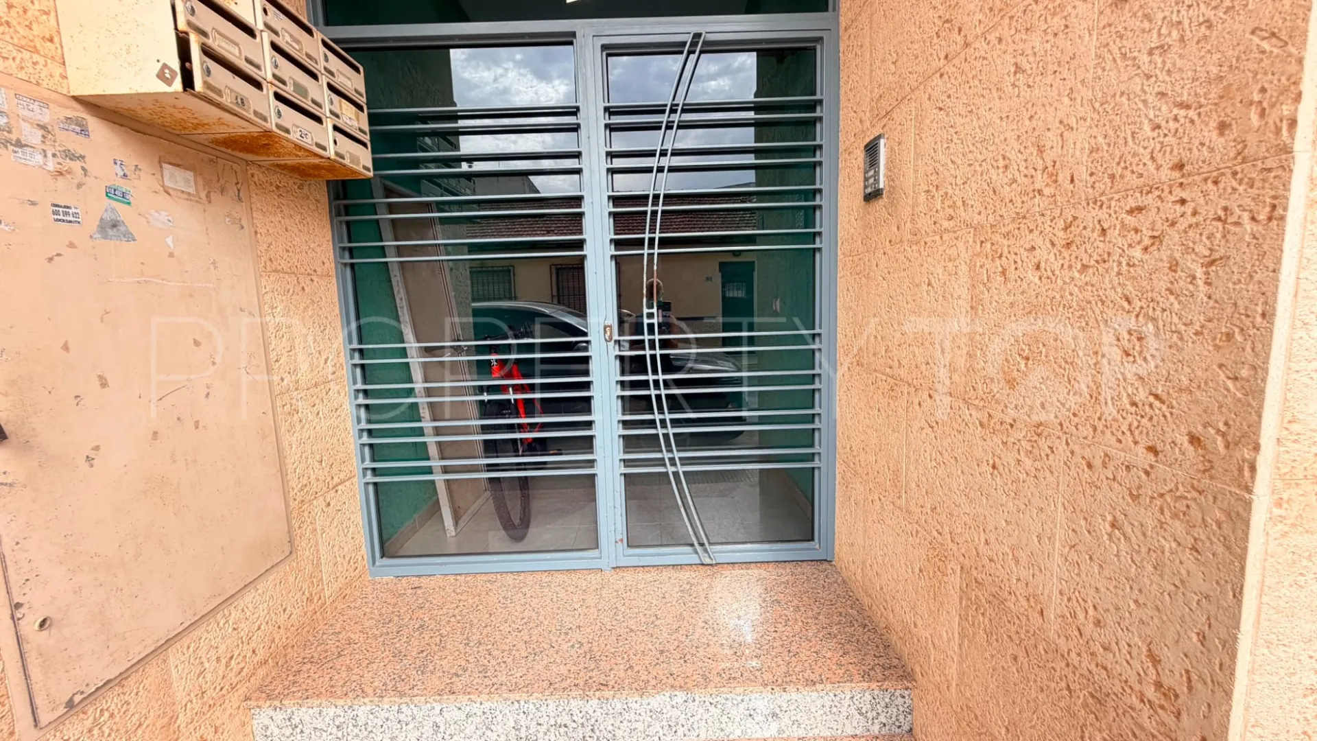 Buy apartment with 2 bedrooms in Los Montesinos