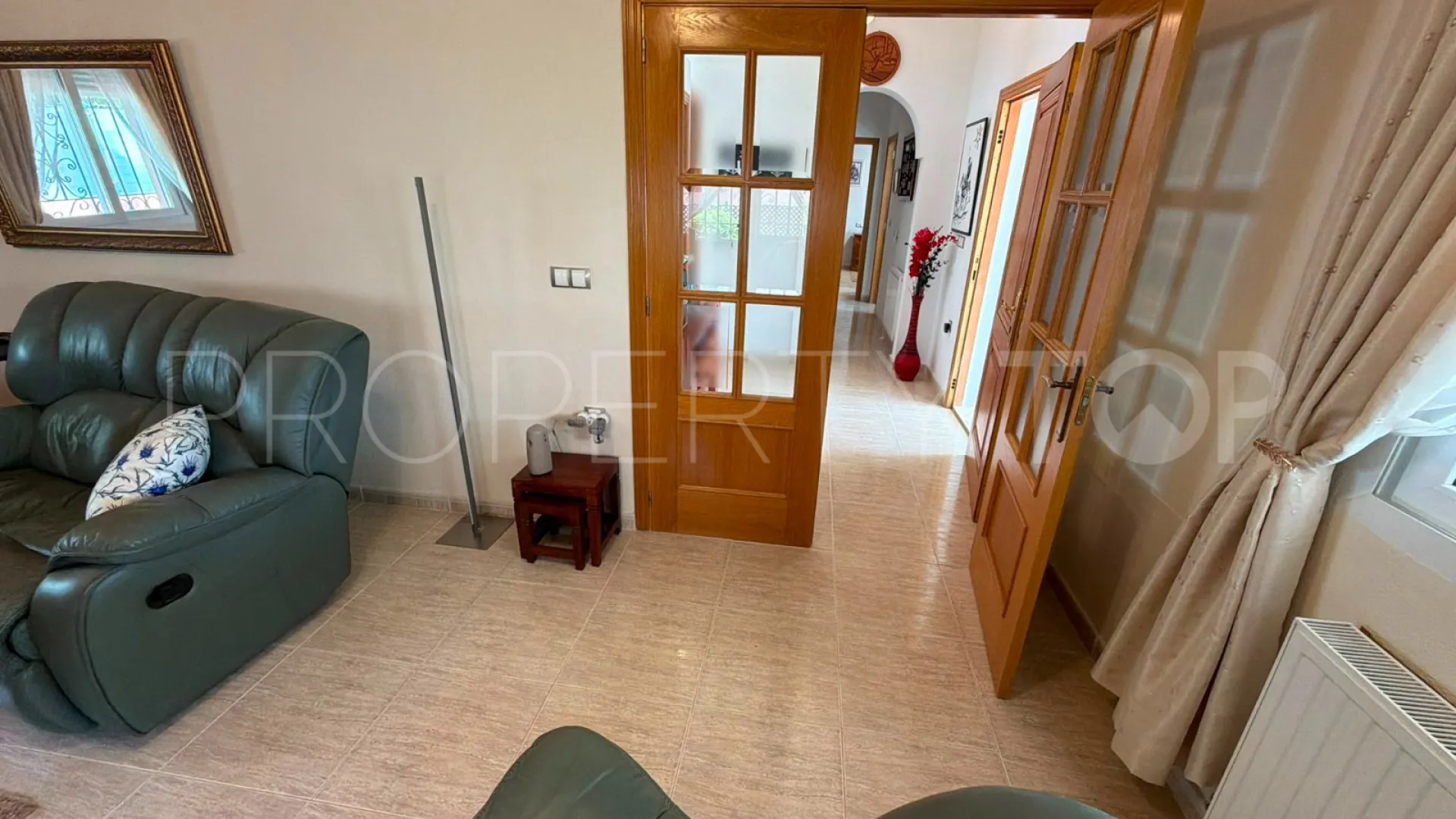 Buy villa in Los Montesinos