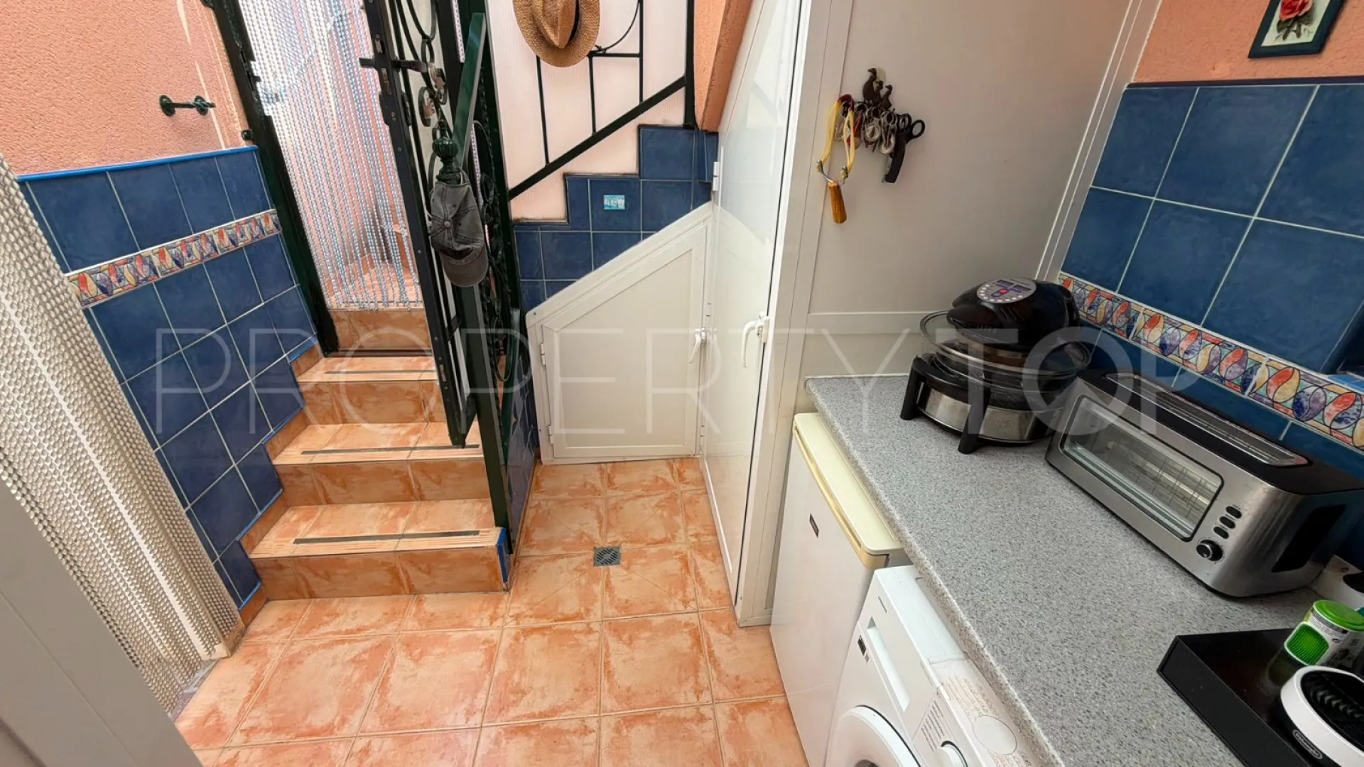Buy villa in Los Montesinos