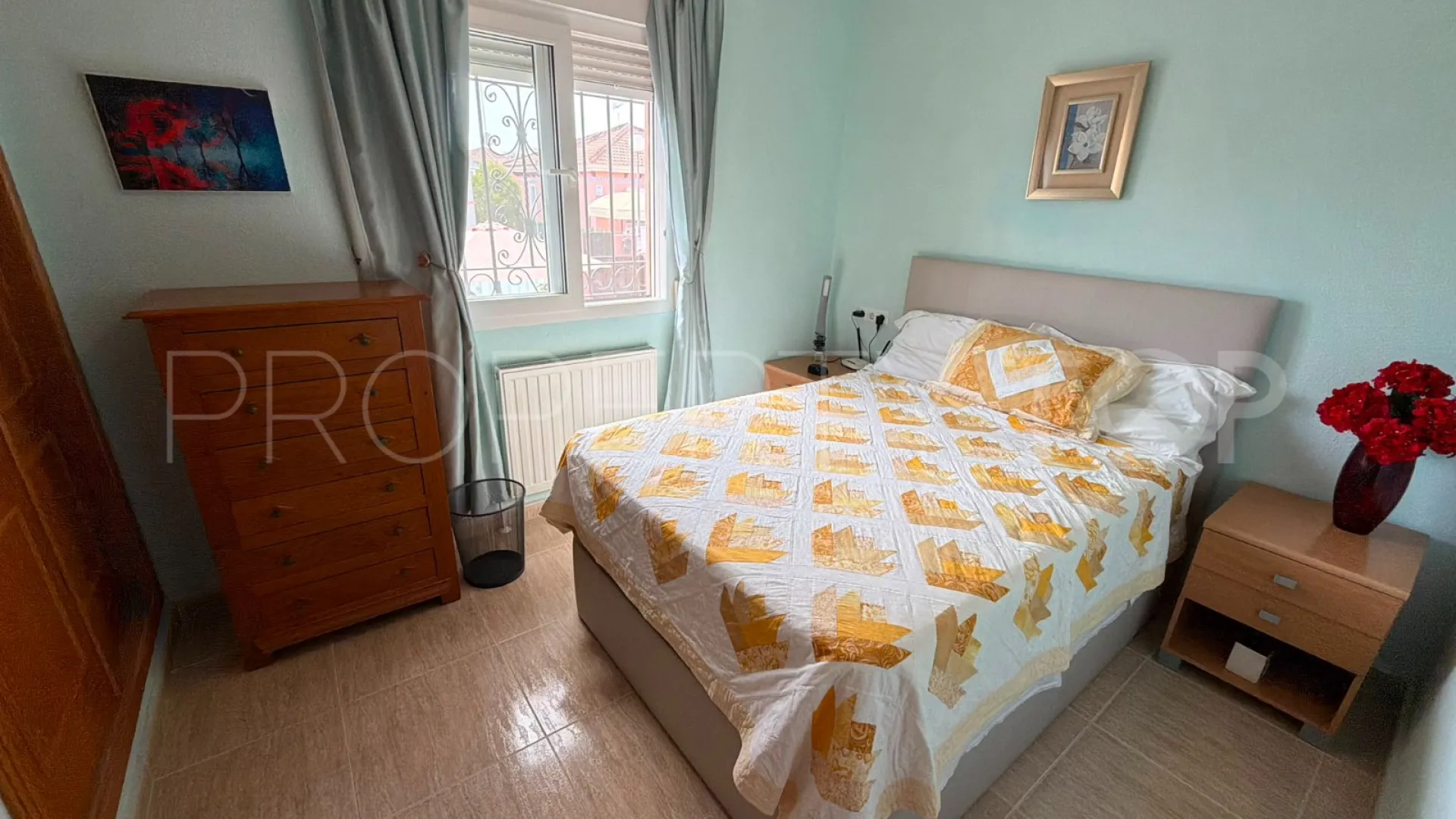 Buy villa in Los Montesinos