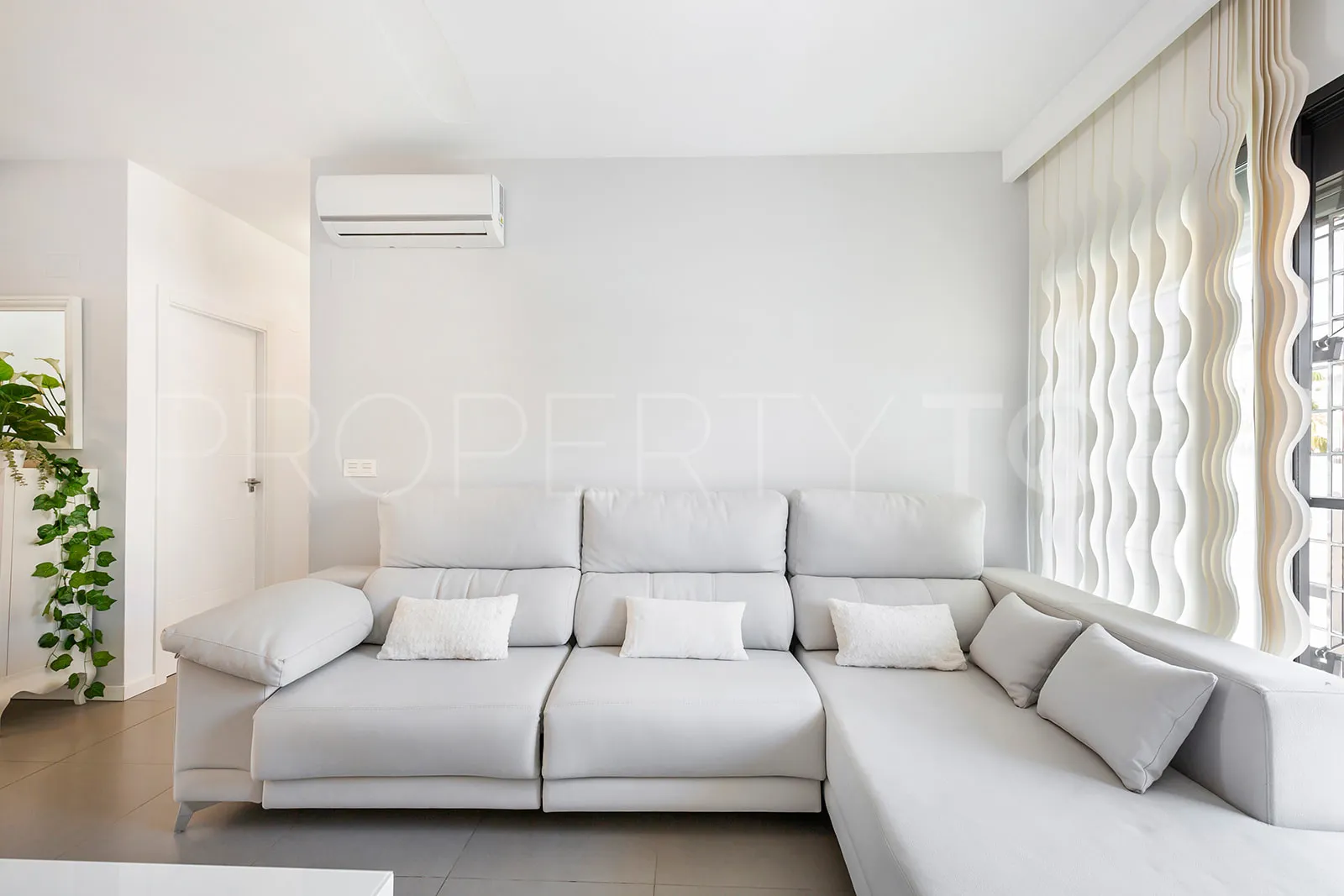 Comprar apartamento en Torre de la Horadada con 4 dormitorios