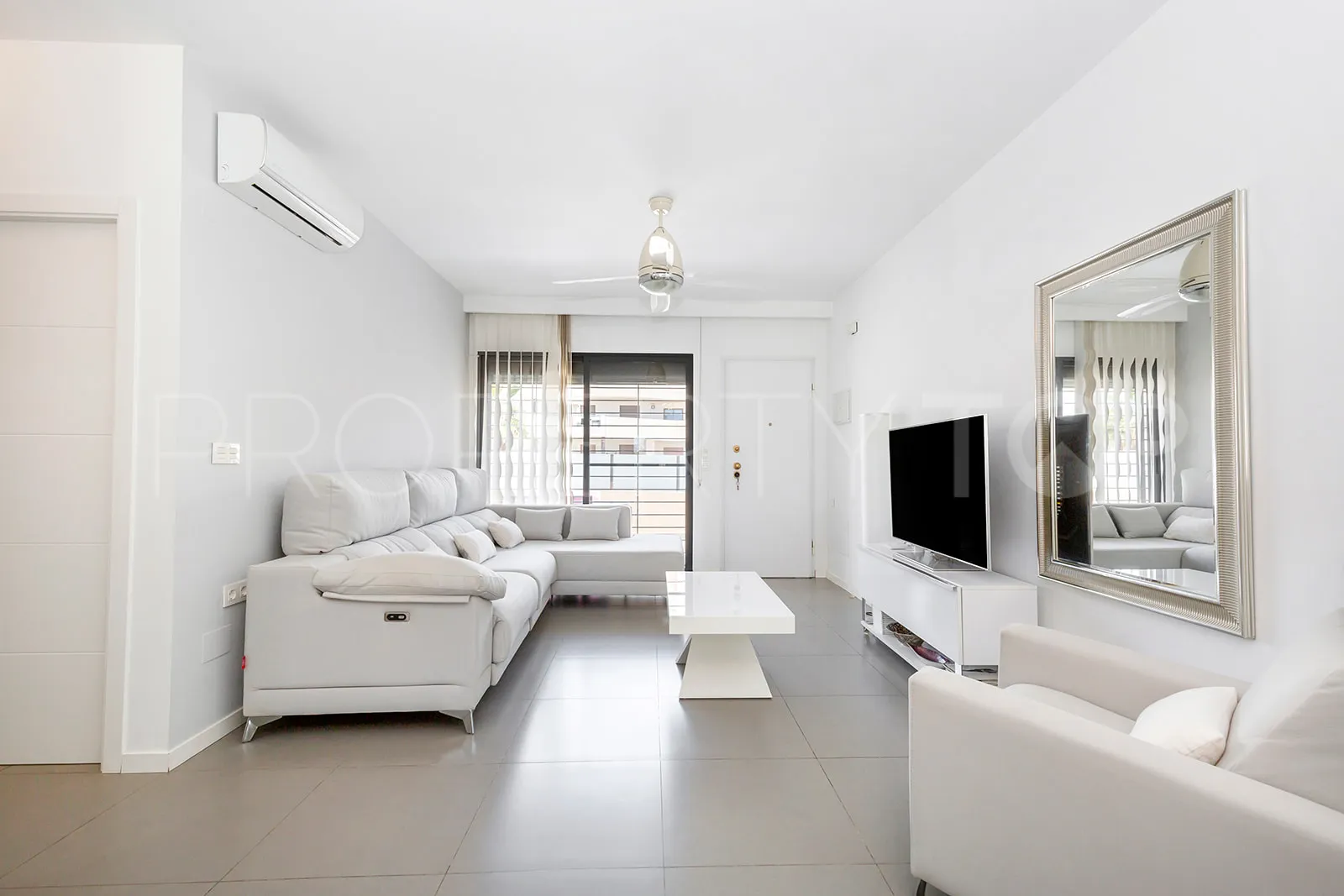 Comprar apartamento en Torre de la Horadada con 4 dormitorios