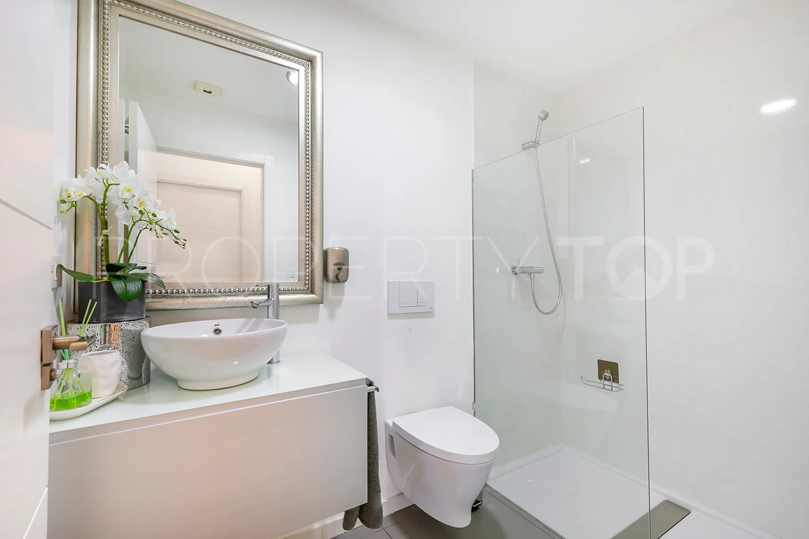 Comprar apartamento en Torre de la Horadada con 4 dormitorios