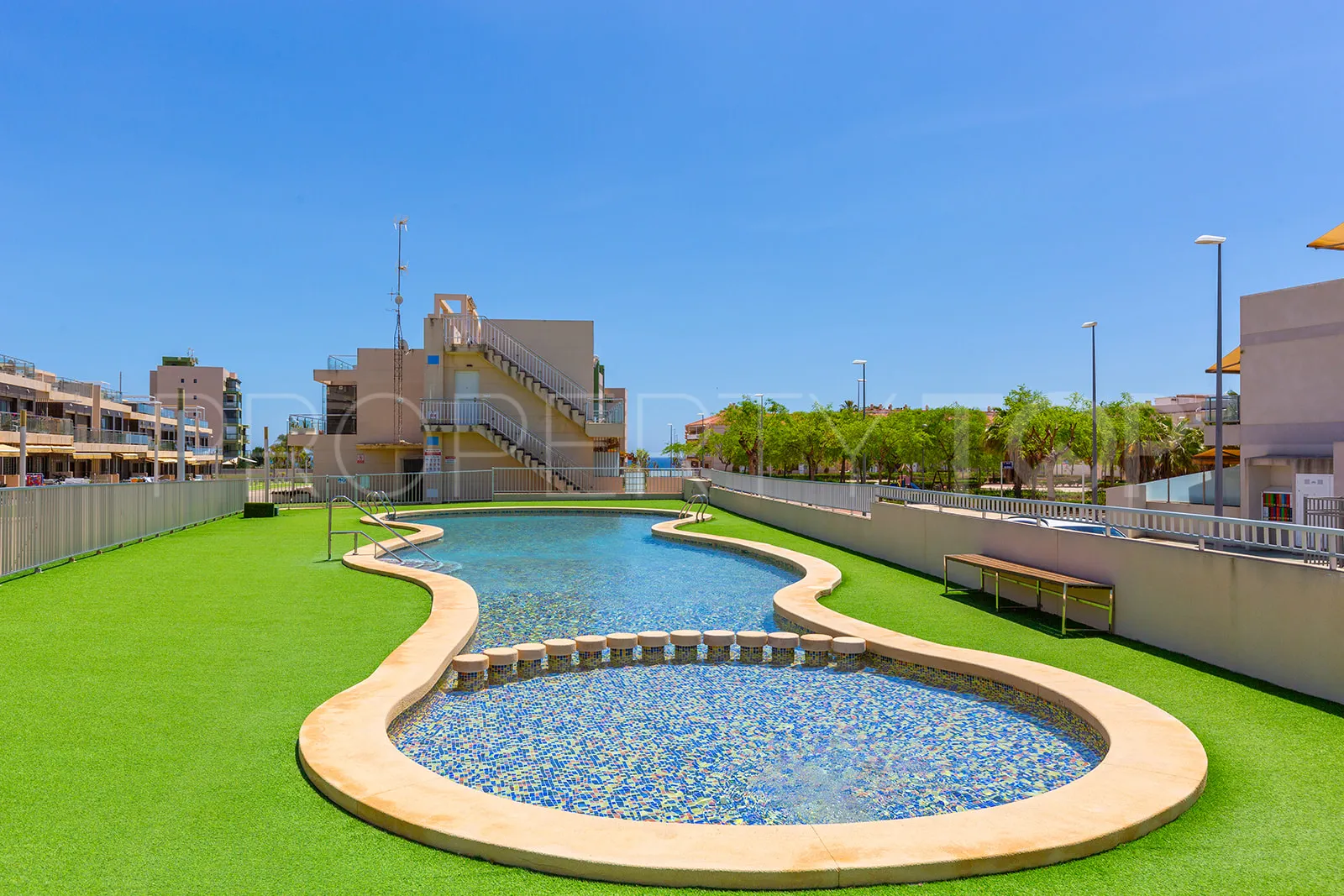 Comprar apartamento en Torre de la Horadada con 4 dormitorios