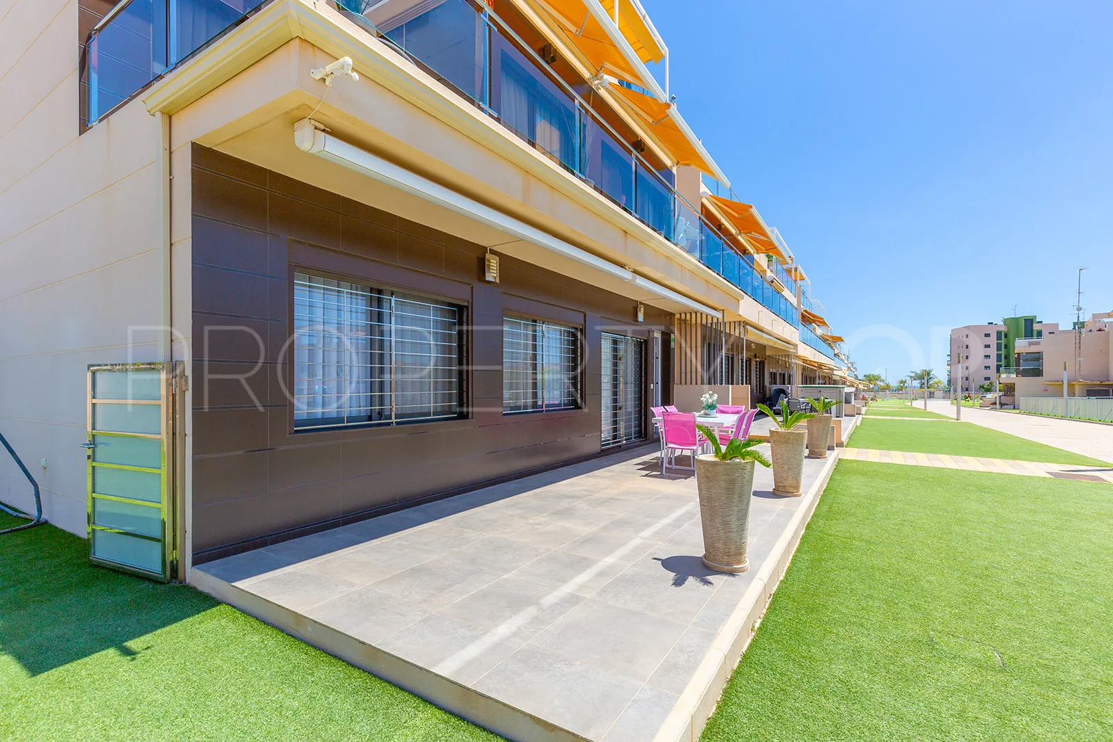 Comprar apartamento en Torre de la Horadada con 4 dormitorios