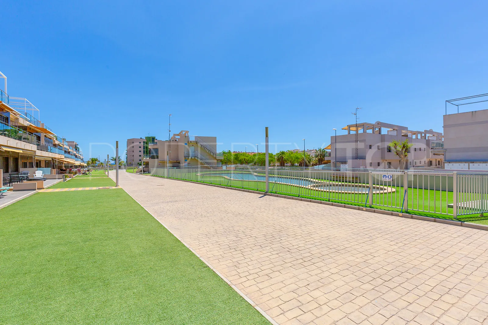 Comprar apartamento en Torre de la Horadada con 4 dormitorios