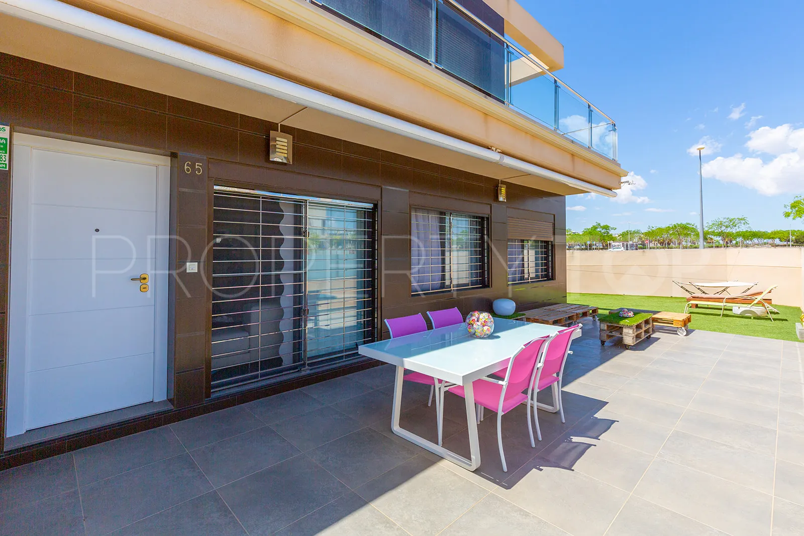 Comprar apartamento en Torre de la Horadada con 4 dormitorios