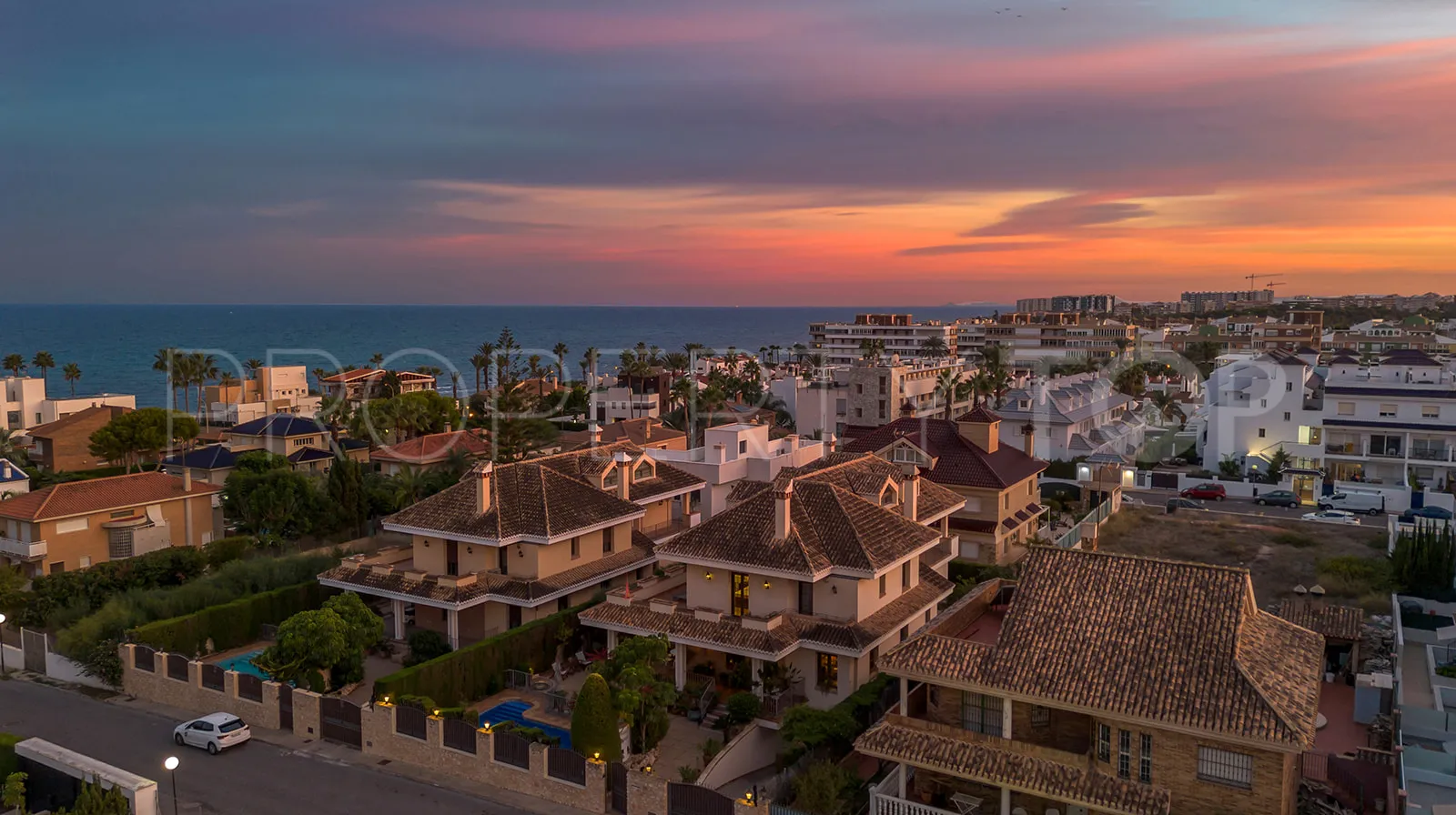 Villa con 6 dormitorios en venta en Torrevieja