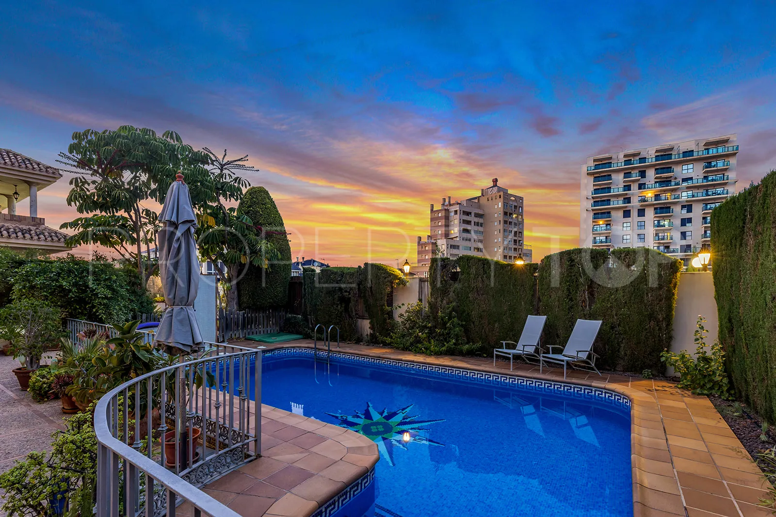 Villa con 6 dormitorios en venta en Torrevieja