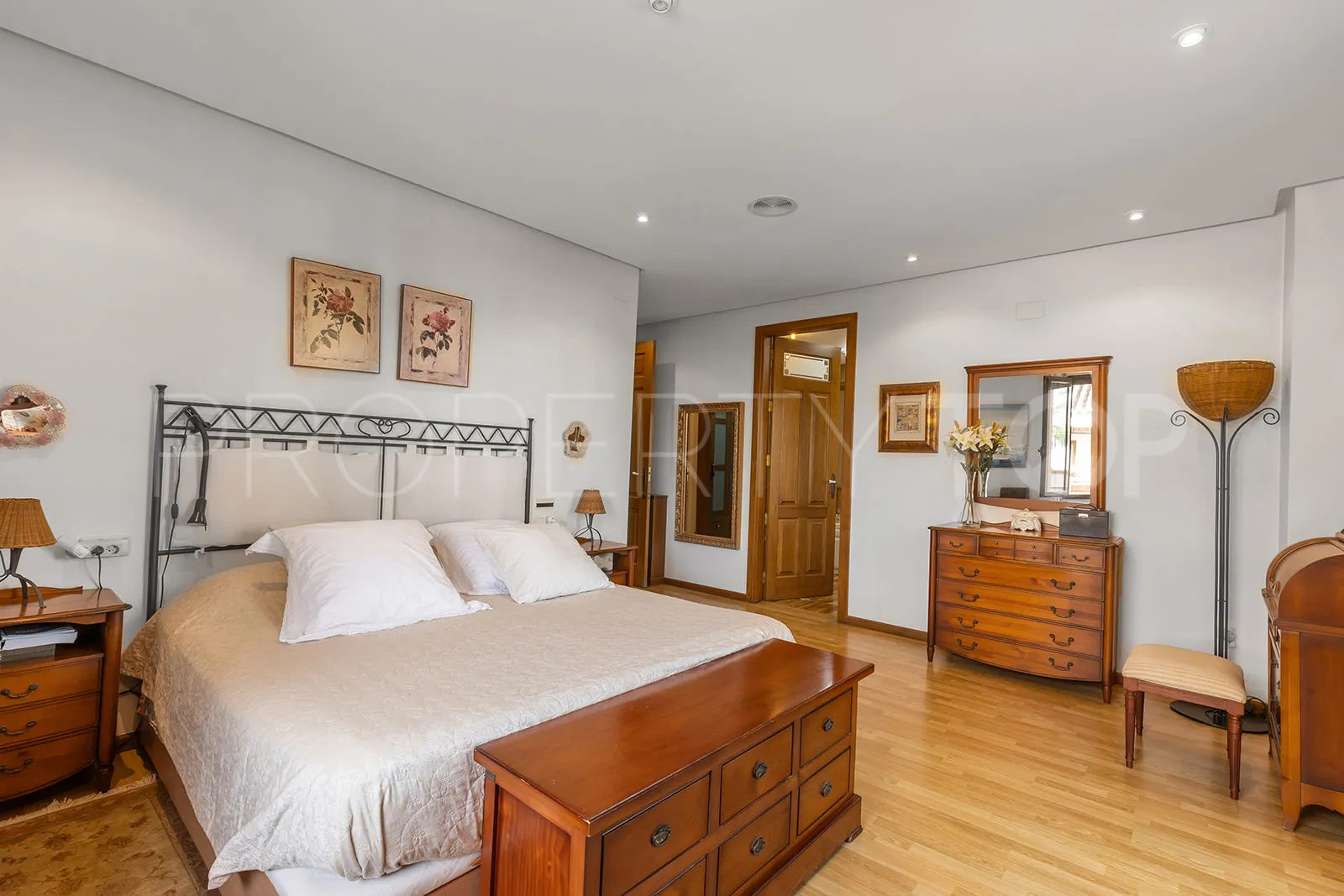 Villa con 6 dormitorios en venta en Torrevieja