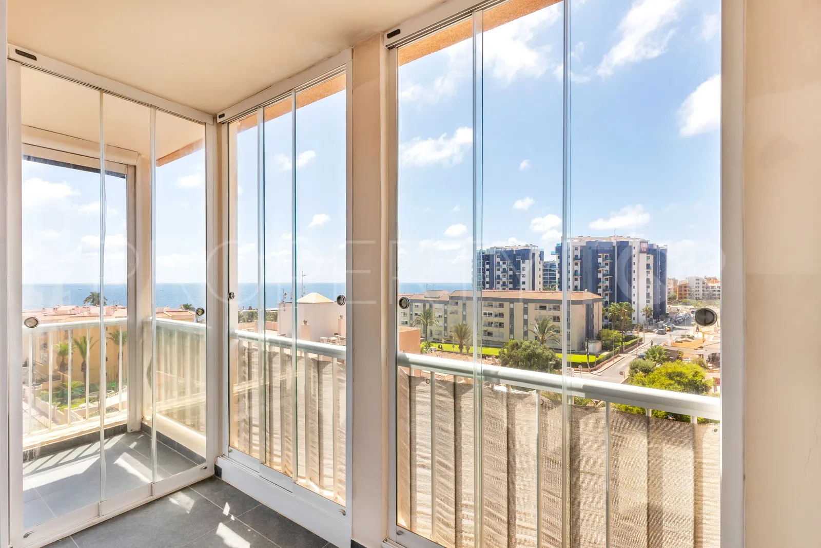 Apartamento con 1 dormitorio en venta en Punta Prima