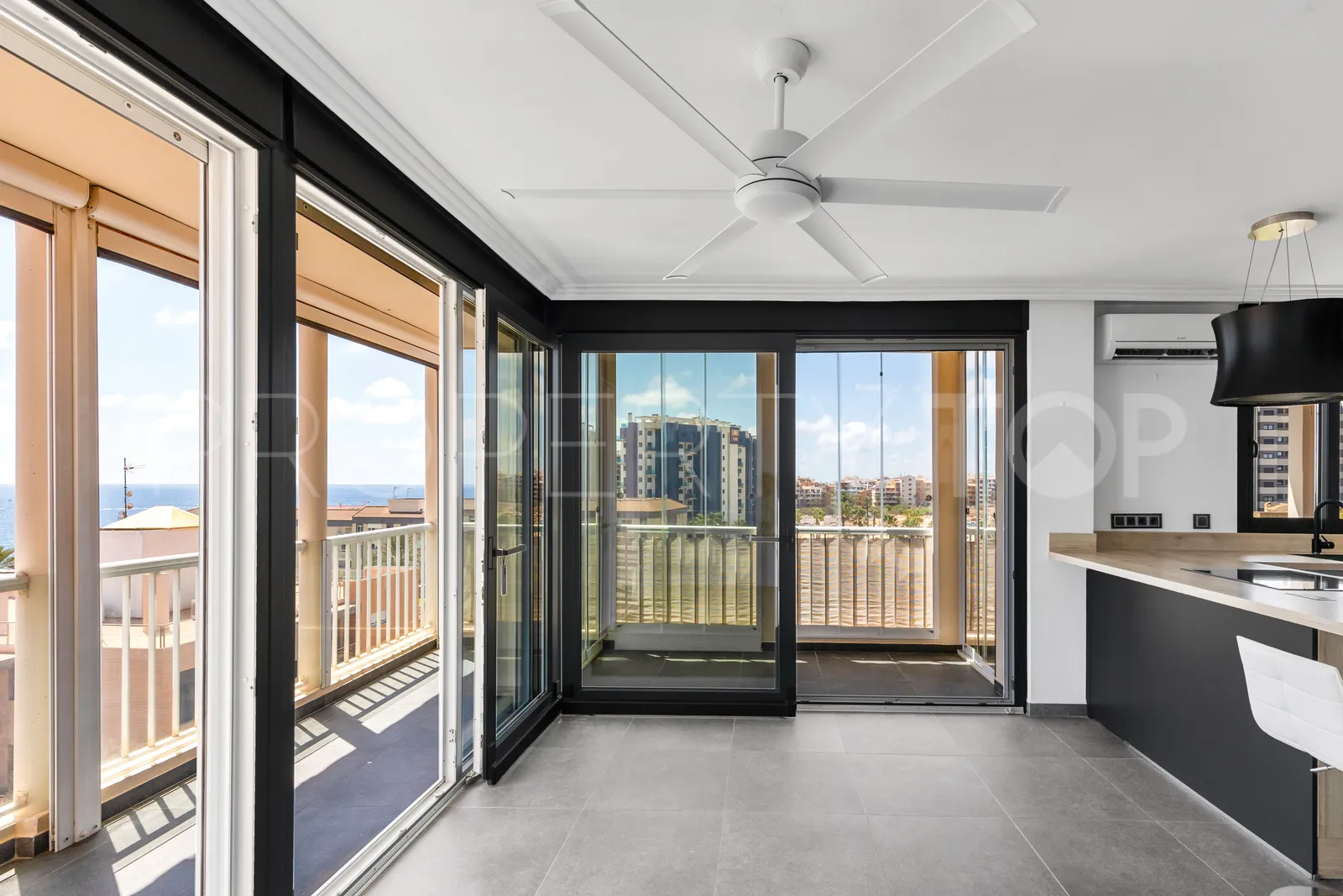 Apartamento con 1 dormitorio en venta en Punta Prima