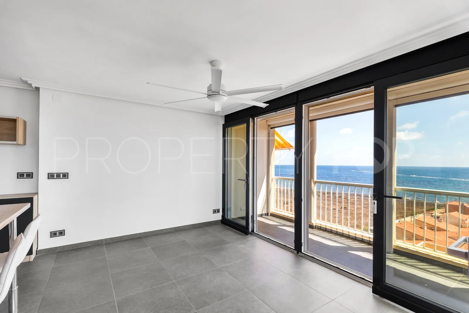 Apartamento con 1 dormitorio en venta en Punta Prima