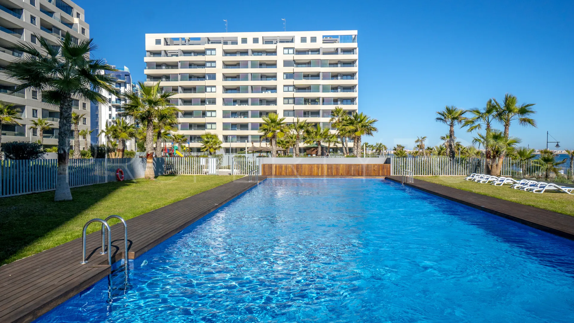 Punta Prima, apartamento de 3 dormitorios en venta