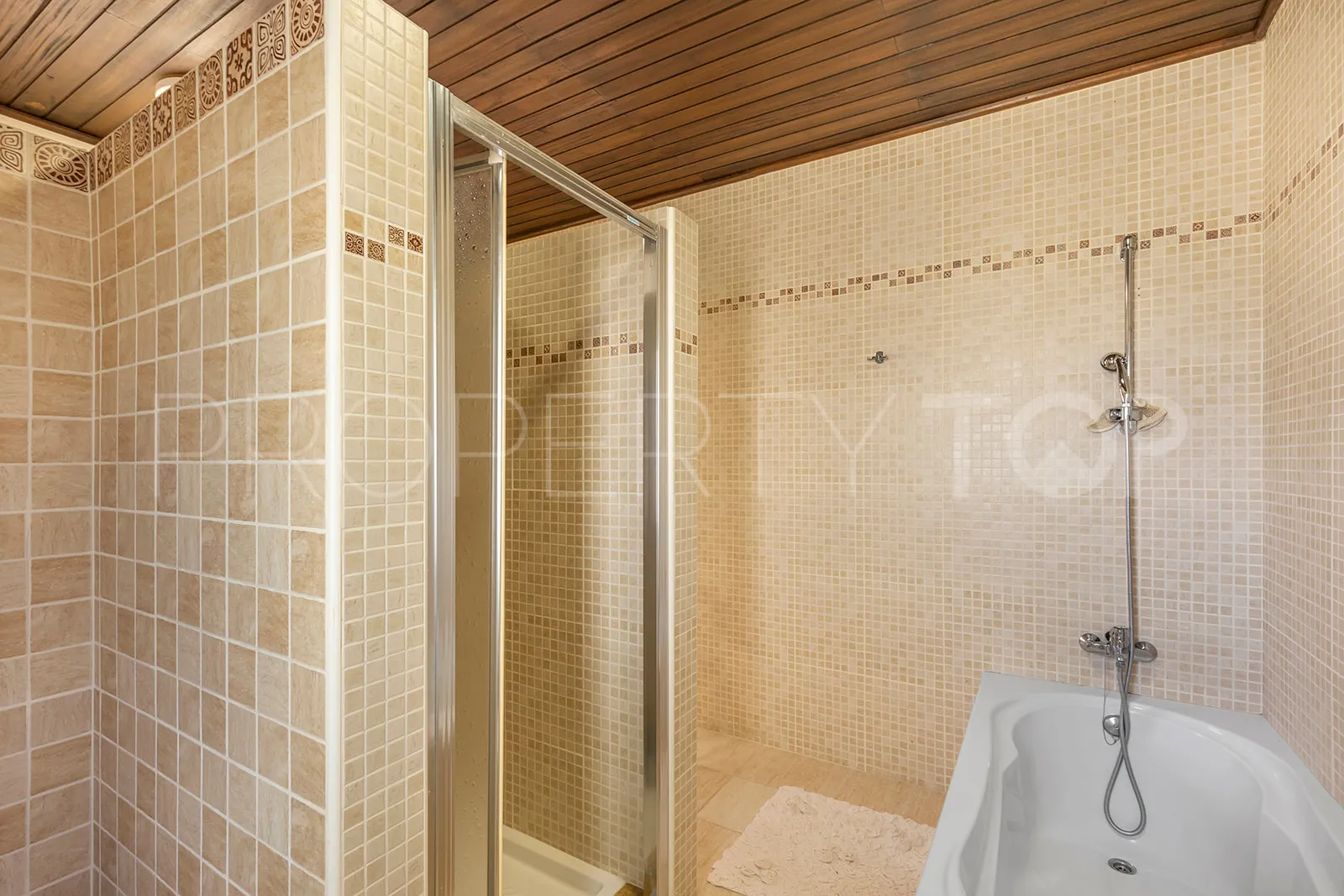 5 bedrooms villa for sale in Rioja