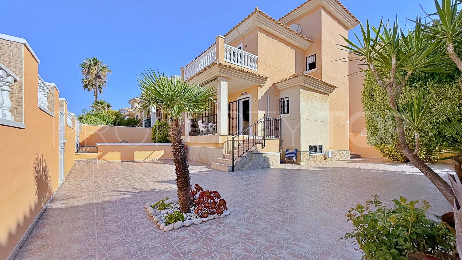 For sale Punta Prima 4 bedrooms villa