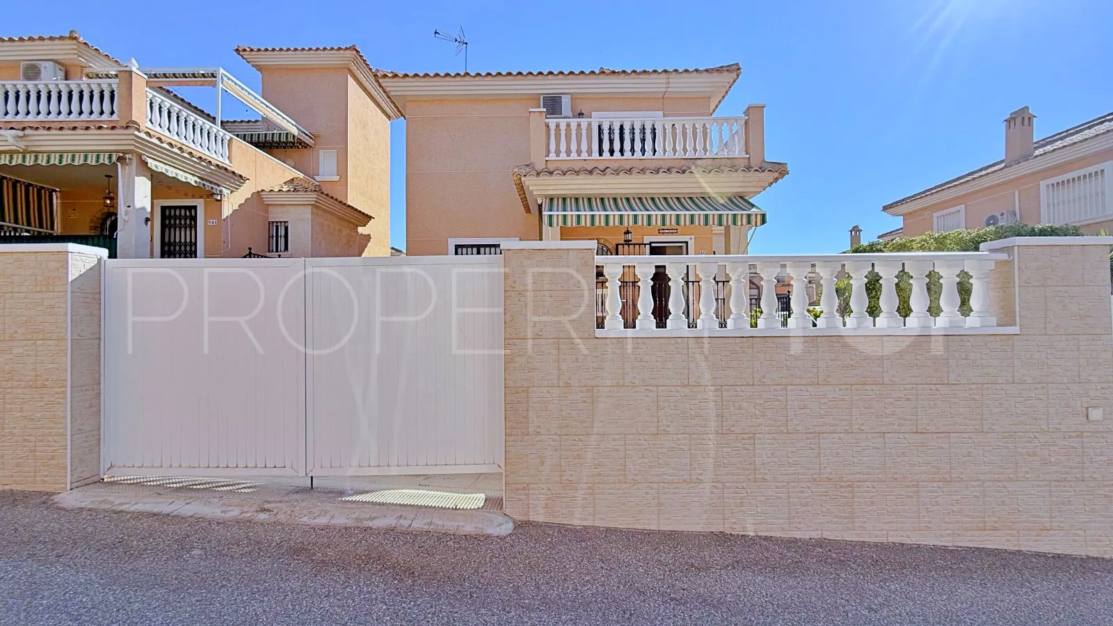 For sale Punta Prima 4 bedrooms villa