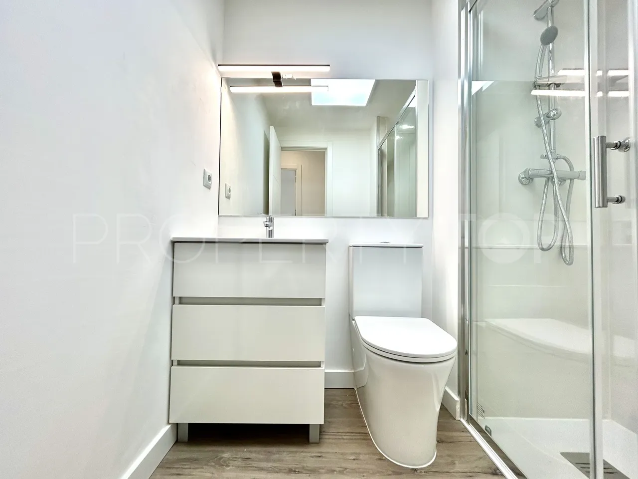 Apartamento de 2 dormitorios en venta en Rioja
