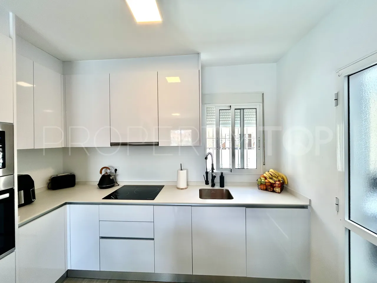 For sale Rioja villa with 5 bedrooms