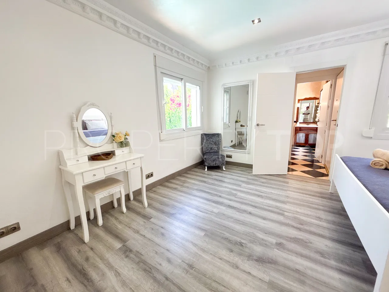 Villa a la venta de 7 dormitorios en Villamartin
