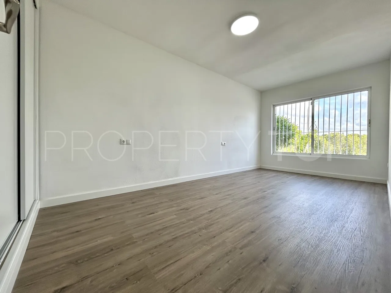 Apartamento de 2 dormitorios en venta en Rioja