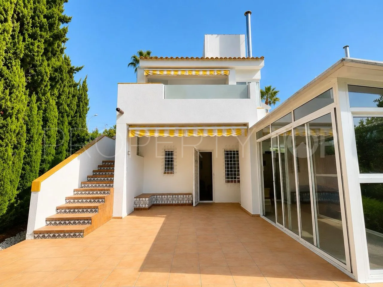 Comprar villa con 3 dormitorios en Rioja