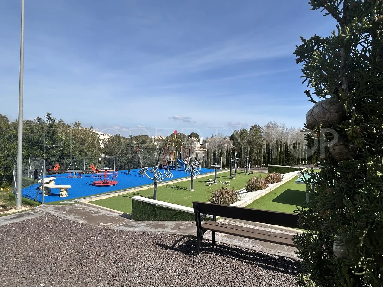 Buy 2 bedrooms apartment in Los Altos de Marbella