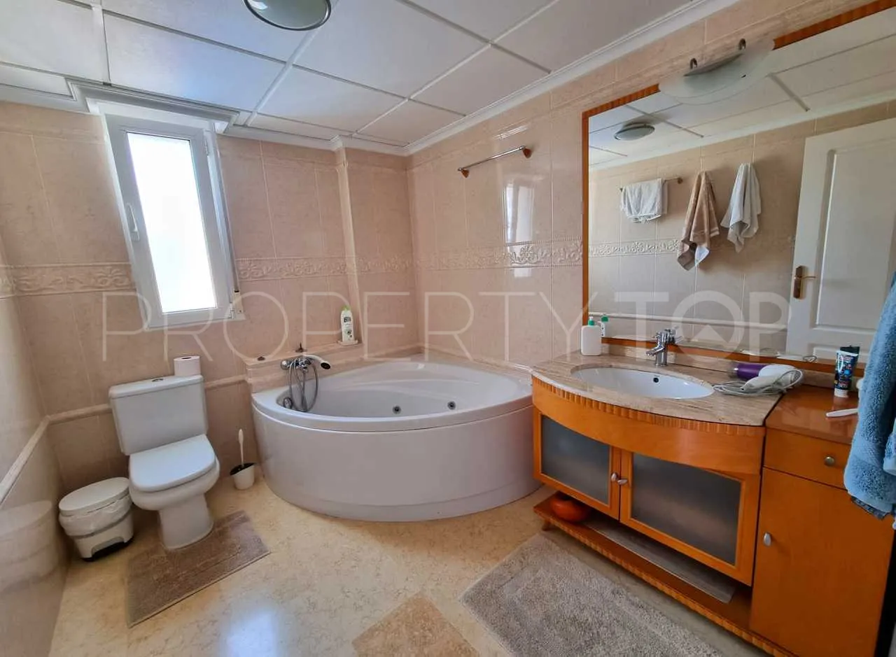 Se vende villa de 5 dormitorios en La Mata