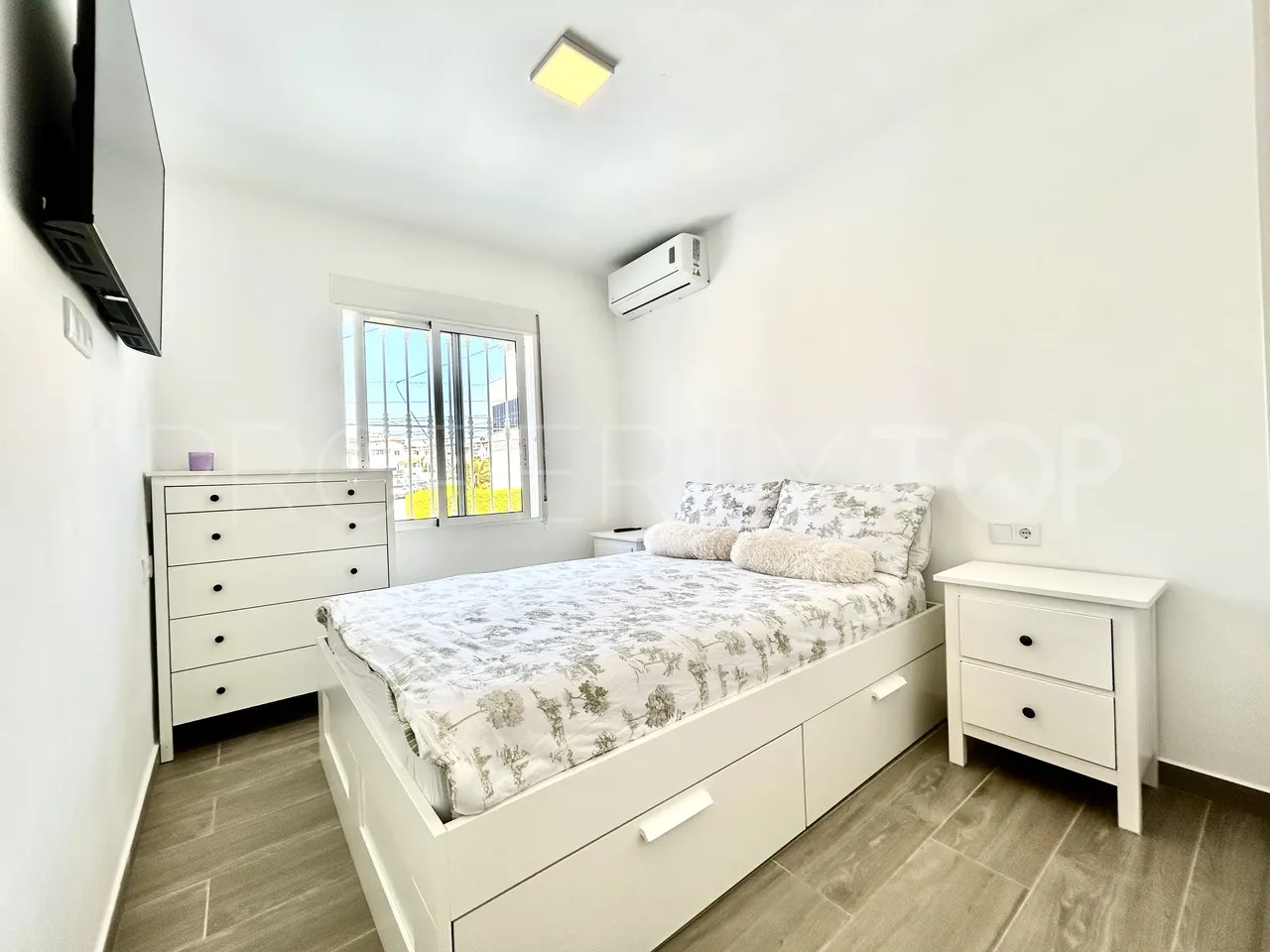 For sale Rioja villa with 5 bedrooms