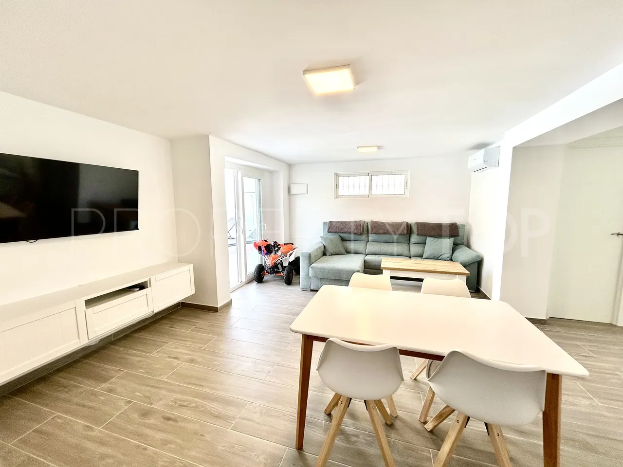 For sale Rioja villa with 5 bedrooms