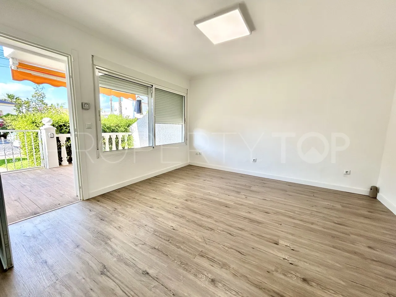 Apartamento de 2 dormitorios en venta en Rioja