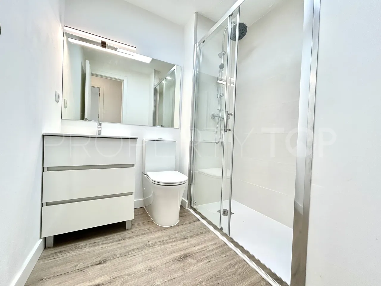 Apartamento de 2 dormitorios en venta en Rioja