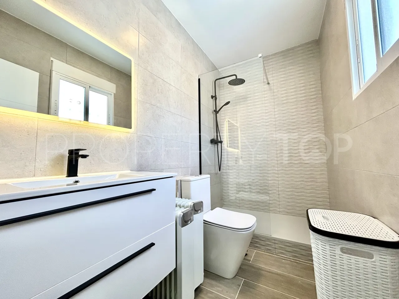 For sale Rioja villa with 5 bedrooms
