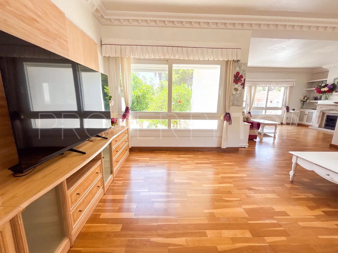 Villa a la venta de 7 dormitorios en Villamartin