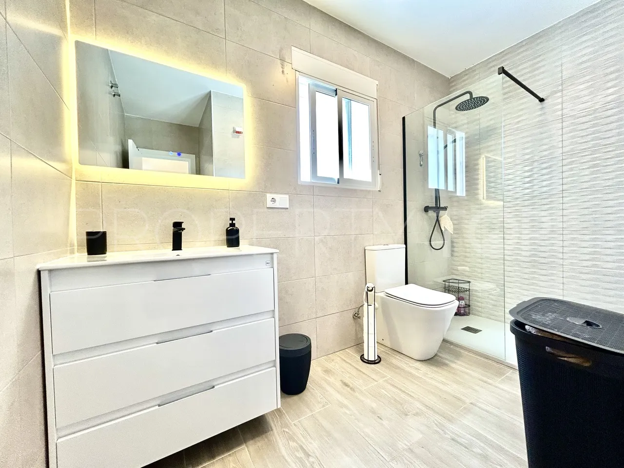 For sale Rioja villa with 5 bedrooms