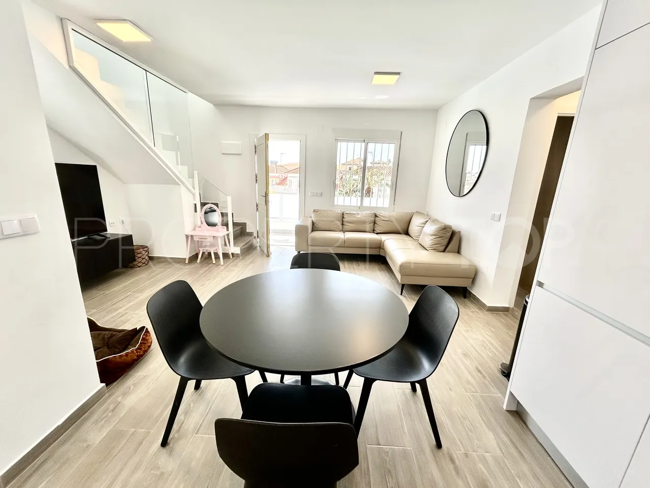 For sale Rioja villa with 5 bedrooms