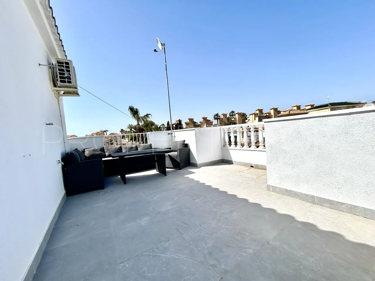 For sale Rioja villa with 5 bedrooms