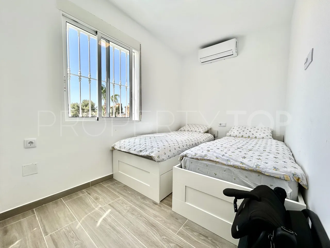 For sale Rioja villa with 5 bedrooms